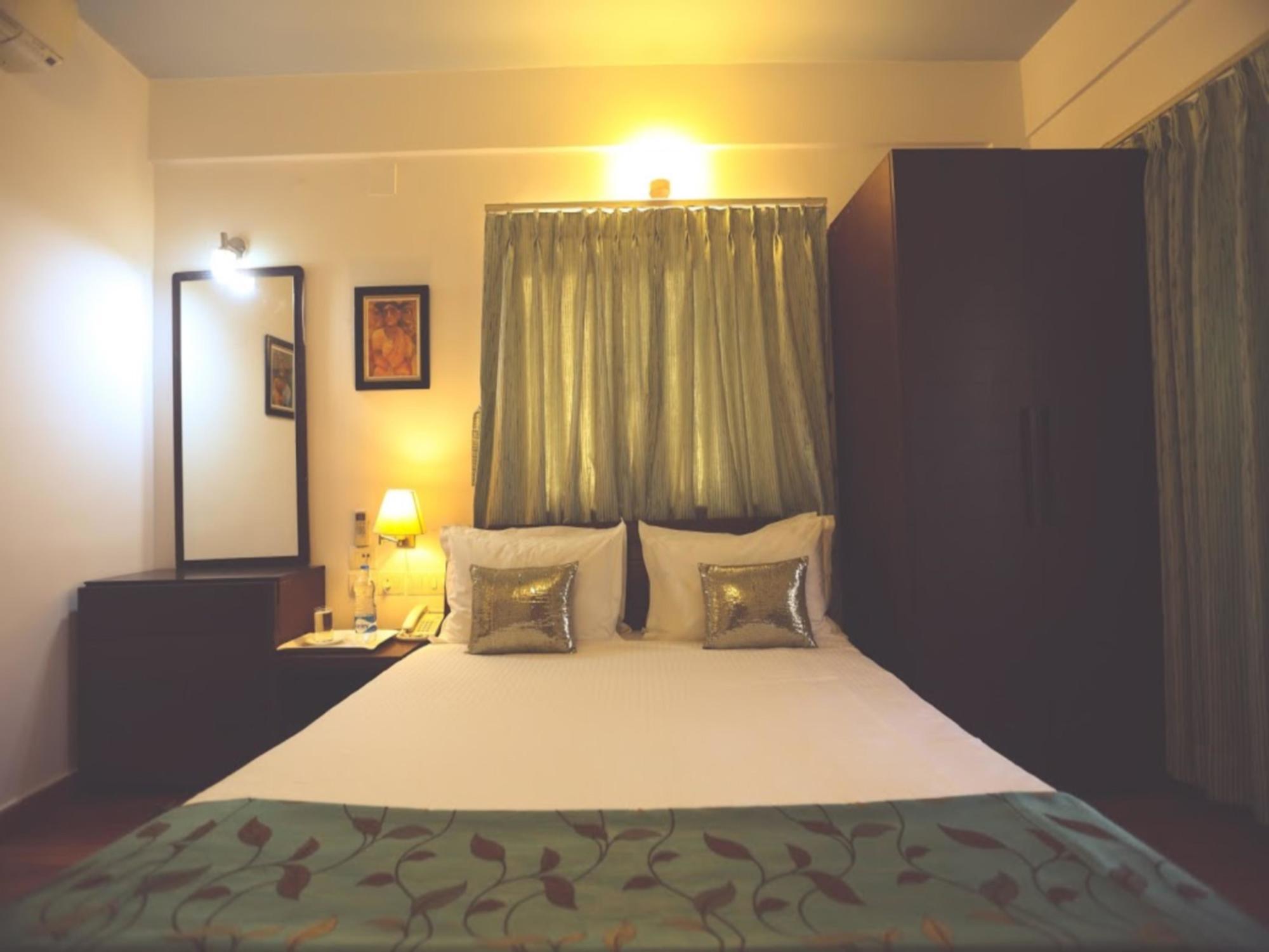 Hotel Casa Broadway コルカタ エクステリア 写真